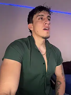 Snapshot of strongboy_ chatting on 02/13/26, 06:48 strongboy online show from 02/13/26, 06:48