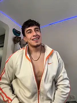 Snapshot of strongboy_ chatting on 02/17/26, 05:52 strongboy online show from 02/17/26, 05:52