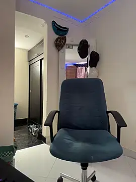 Snapshot of strongboy_ chatting on 02/28/26, 06:20 strongboy online show from 02/28/26, 06:20