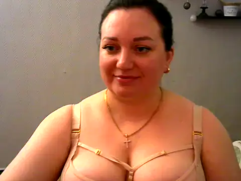 Snapshot of AmanaGi chatting on 02/07/25, 12:28 AmanaGi online show from 02/07/25, 12:28