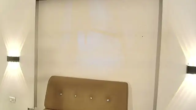 Snapshot of xGenesis_Miller_ chatting on 10/31/25, 09:05 xGenesis Miller online show from 10/31/25, 09:05