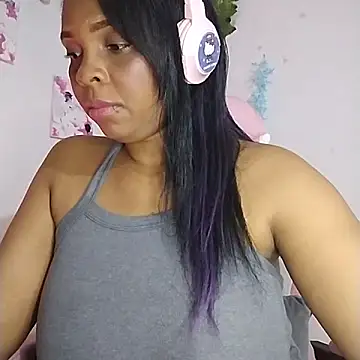 collegechica online show from 10/23/25, 04:12