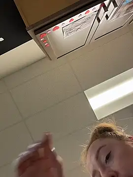 cinnatitties online show from 11/04/25, 03:55