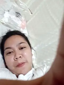 Snapshot of Hotbaby_1523 chatting on 10/17/25, 11:13 Hotbaby 1523 online show from 10/17/25, 11:13