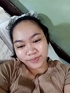 Snapshot of Hotbaby_1523 chatting on 10/20/25, 11:38 Hotbaby 1523 online show from 10/20/25, 11:38