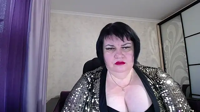 JuicyLady Di online show from 10/15/25, 04:34