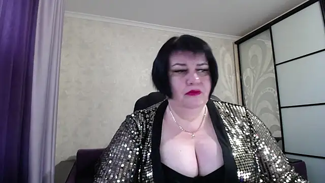 JuicyLady Di online show from 10/19/25, 04:46