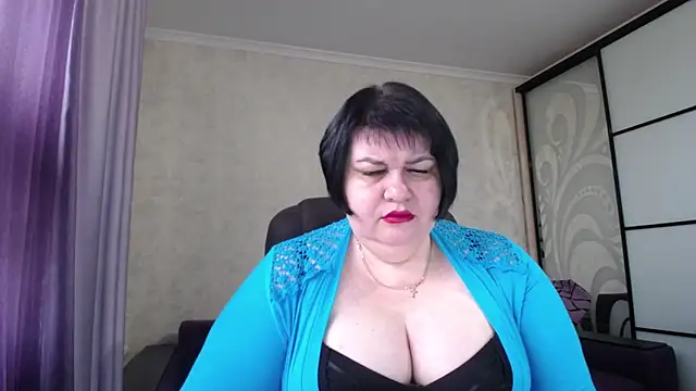 JuicyLady Di online show from 12/18/25, 08:42