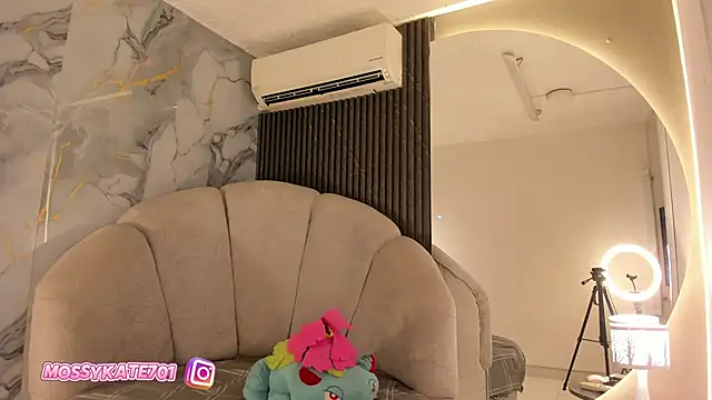 Katemoss70 online show from 02/14/25, 12:25