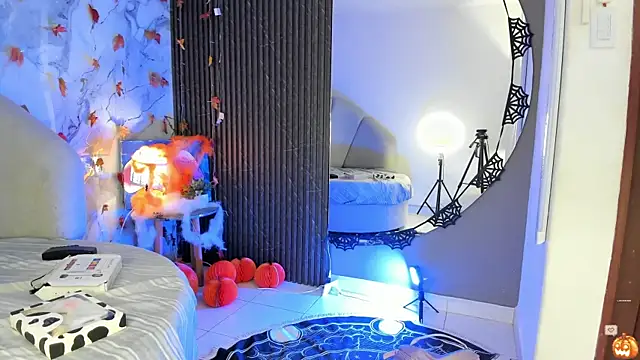 Katemoss70 online show from 10/24/25, 12:23