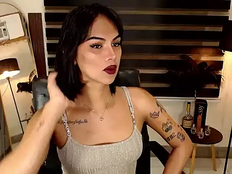 Snapshot of SarahAmber chatting on 10/14/25, 06:03 SarahAmber online show from 10/14/25, 06:03
