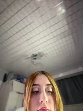 Sam Thompsoon  online show from 04/25/26, 02:47