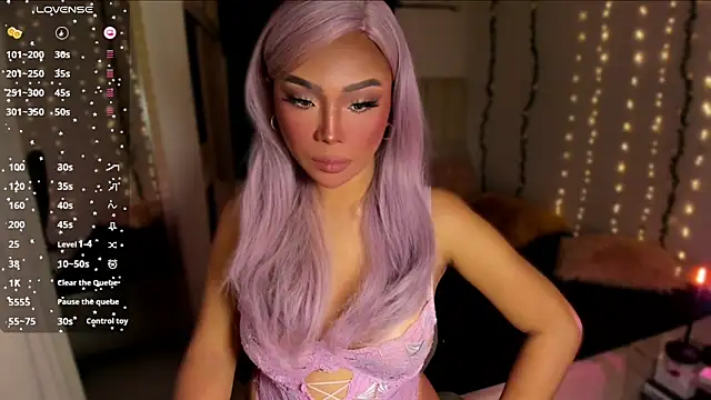 Snapshot of venusangelicxx chatting on 12/20/25, 07:43 venusangelicxx online show from 12/20/25, 07:43