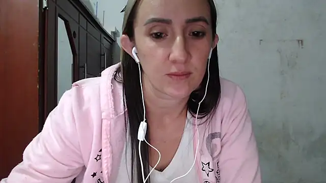 Snapshot of DeepAnal07 chatting on 05/06/26, 03:46 DeepAnal07 online show from 05/06/26, 03:46