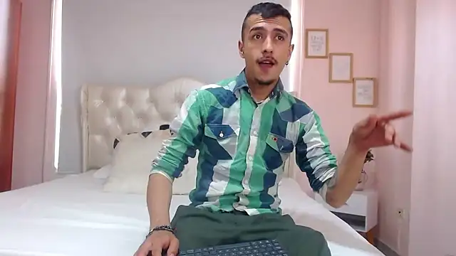 ryan maxy online show from 01/30/25, 07:04