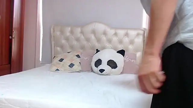 ryan maxy online show from 01/31/25, 04:27