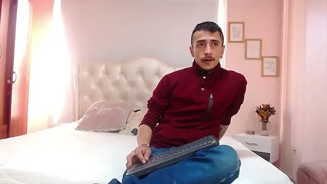 ryan maxy online show from 02/01/25, 01:09