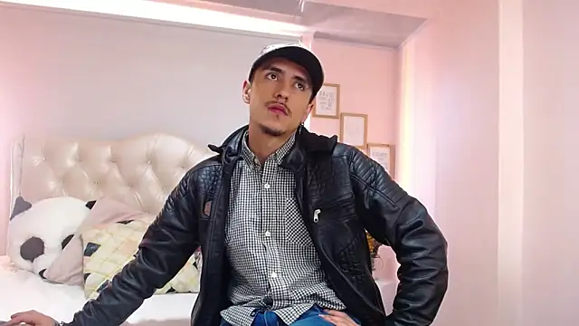 ryan maxy online show from 02/10/25, 01:22