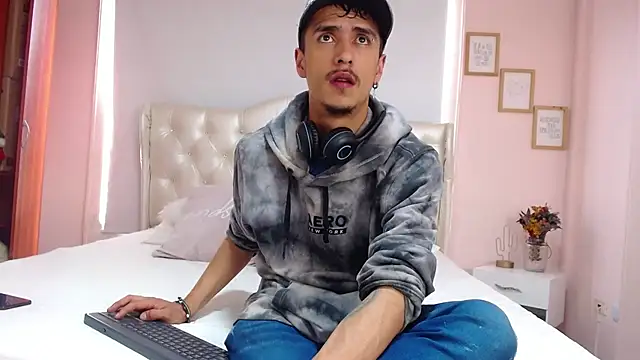 ryan maxy online show from 02/12/25, 01:27