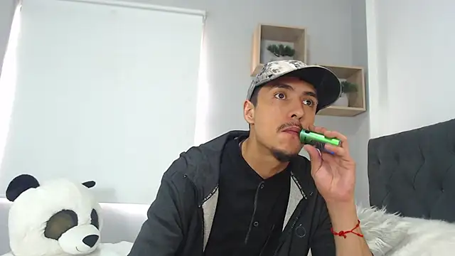 ryan maxy online show from 03/18/25, 03:42