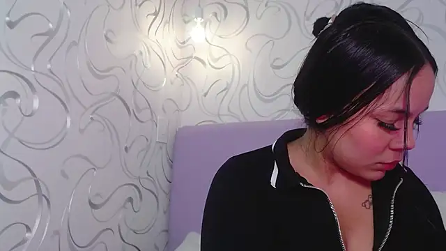 EmilyQueen3x online show from 10/30/25, 09:15