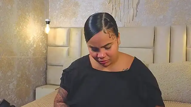 EmilyQueen3x online show from 04/24/26, 05:15