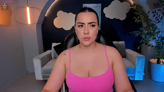 Snapshot of MartinnaBonnet chatting on 01/10/25, 04:41 MartinnaBonnet online show from 01/10/25, 04:41