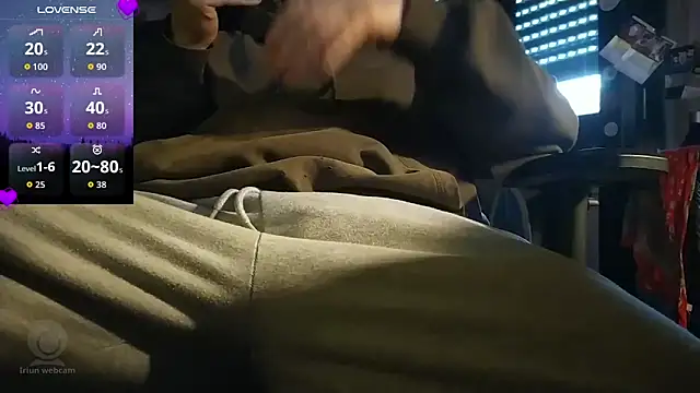 Purple Flamingo online show from 11/25/25, 03:01