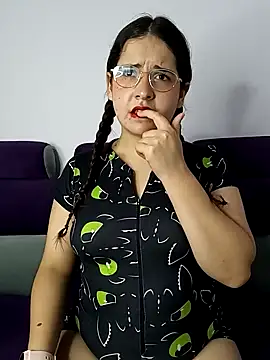 MiaLaurenzz online show from 10/02/25, 02:40