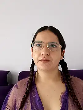 MiaLaurenzz online show from 10/12/25, 05:01