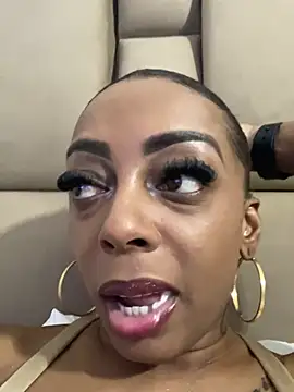 Snapshot of Amber_Parker chatting on 03/14/25, 01:37 Amber Parker online show from 03/14/25, 01:37