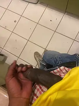 Snapshot of amiable12 chatting on 02/07/26, 10:35 amiable12 online show from 02/07/26, 10:35