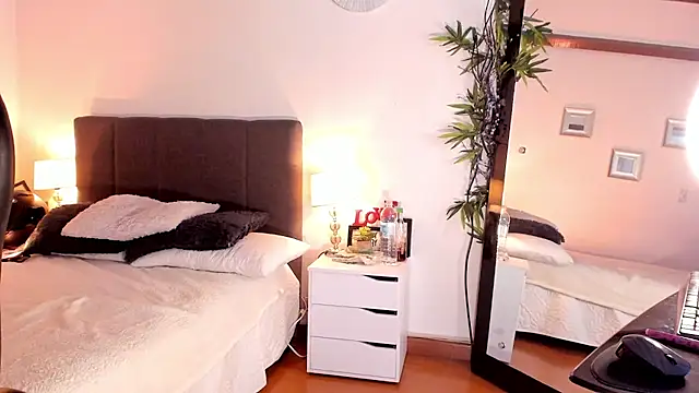 Alicee Levine online show from 03/19/25, 12:26