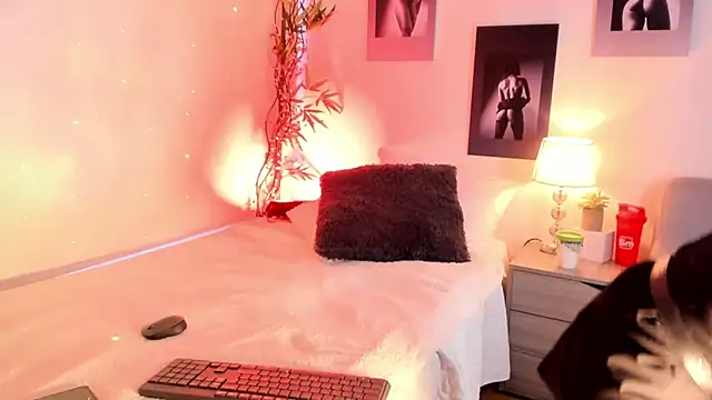 Alicee Levine online show from 10/21/25, 09:48