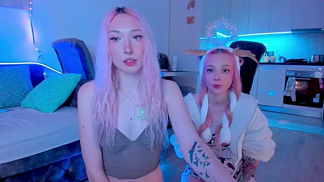 Snapshot of AlexRoseLiRed chatting on 12/18/24, 08:03 AlexRoseLiRed online show from 12/18/24, 08:03