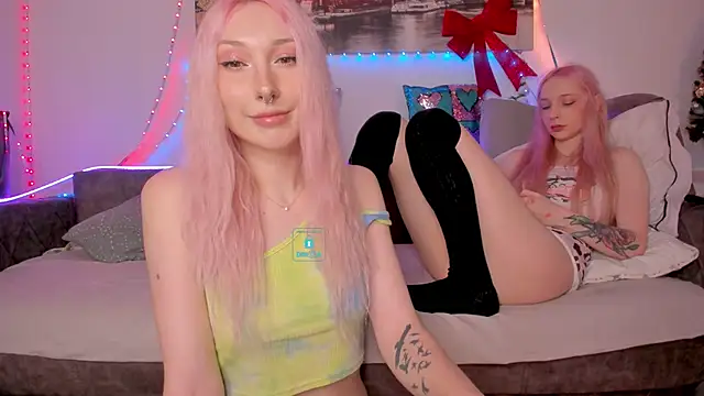 Snapshot of AlexRoseLiRed chatting on 01/12/25, 08:47 AlexRoseLiRed online show from 01/12/25, 08:47