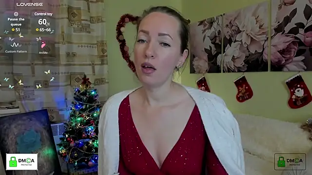 Snapshot of Queenymel chatting on 01/02/25, 02:57 Queenymel online show from 01/02/25, 02:57