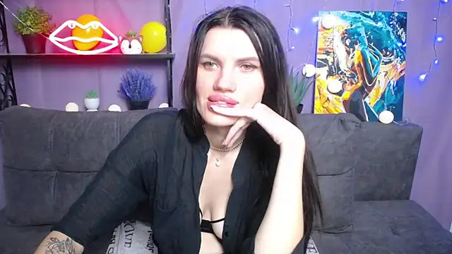 Snapshot of MilaLoona chatting on 01/26/25, 01:15 MilaLoona online show from 01/26/25, 01:15