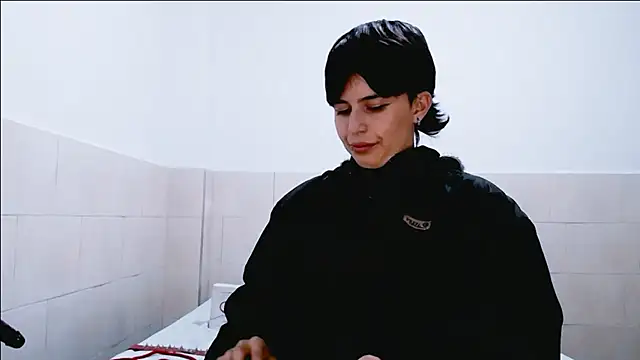 Snapshot of Cocain_Atenea chatting on 06/11/26, 02:33 Cocain Atenea online show from 06/11/26, 02:33