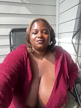 BigFineSelena online show from 05/18/26, 03:07