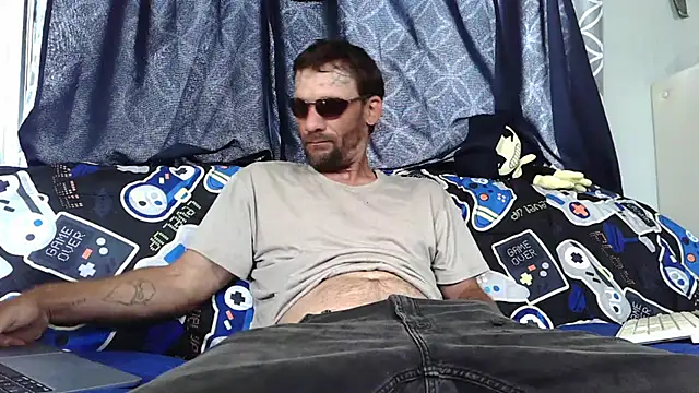 Snapshot of goodick4u28 chatting on 04/25/26, 05:32 goodick4u28 online show from 04/25/26, 05:32
