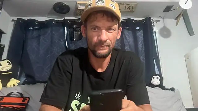 Snapshot of goodick4u28 chatting on 05/01/26, 12:04 goodick4u28 online show from 05/01/26, 12:04