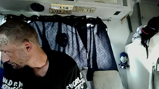 Snapshot of goodick4u28 chatting on 05/24/26, 01:27 goodick4u28 online show from 05/24/26, 01:27