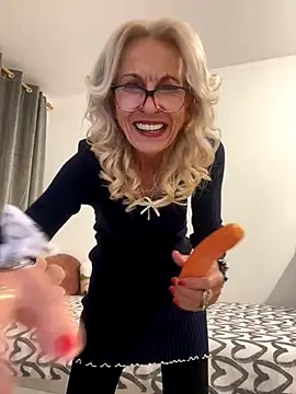 adella13 online show from 12/21/25, 08:05