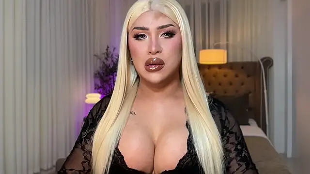 Your Majesty Tyra online show from 10/04/25, 03:04