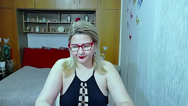 LucilleFenlys online show from 04/09/26, 10:37