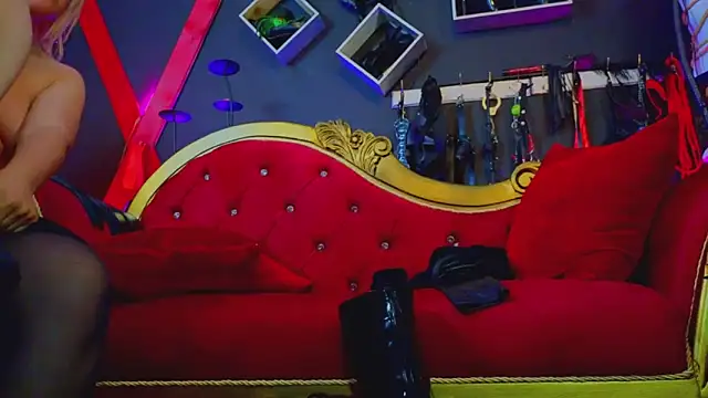 Snapshot of PerlaDivaio chatting on 09/19/25, 02:40 PerlaDivaio online show from 09/19/25, 02:40