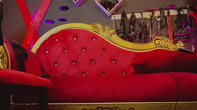 Snapshot of PerlaDivaio chatting on 10/24/25, 02:35 PerlaDivaio online show from 10/24/25, 02:35