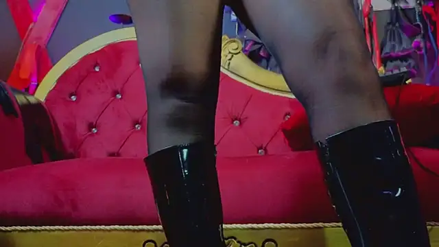 Snapshot of PerlaDivaio chatting on 11/07/25, 03:12 PerlaDivaio online show from 11/07/25, 03:12