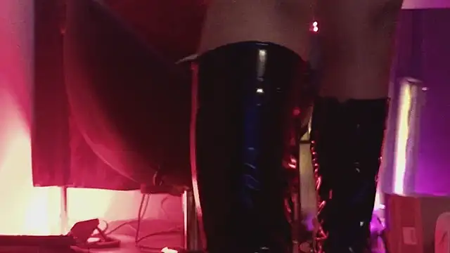 Snapshot of PerlaDivaio chatting on 02/21/26, 12:50 PerlaDivaio online show from 02/21/26, 12:50